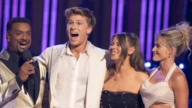 Bindi Irwin Makes Surprise Cameo As She Comforts Robert Irwin In Touching &lsquo;DWTS&rsquo; Tribute