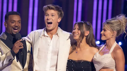 Bindi Irwin Comforts Robert Irwin In Touching DWTS Tribute | marie claire