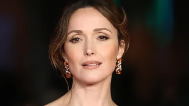 Rose Byrne makeup