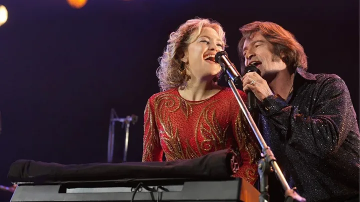 Song Sung Blue Movie Hugh Jackman Kate Hudson