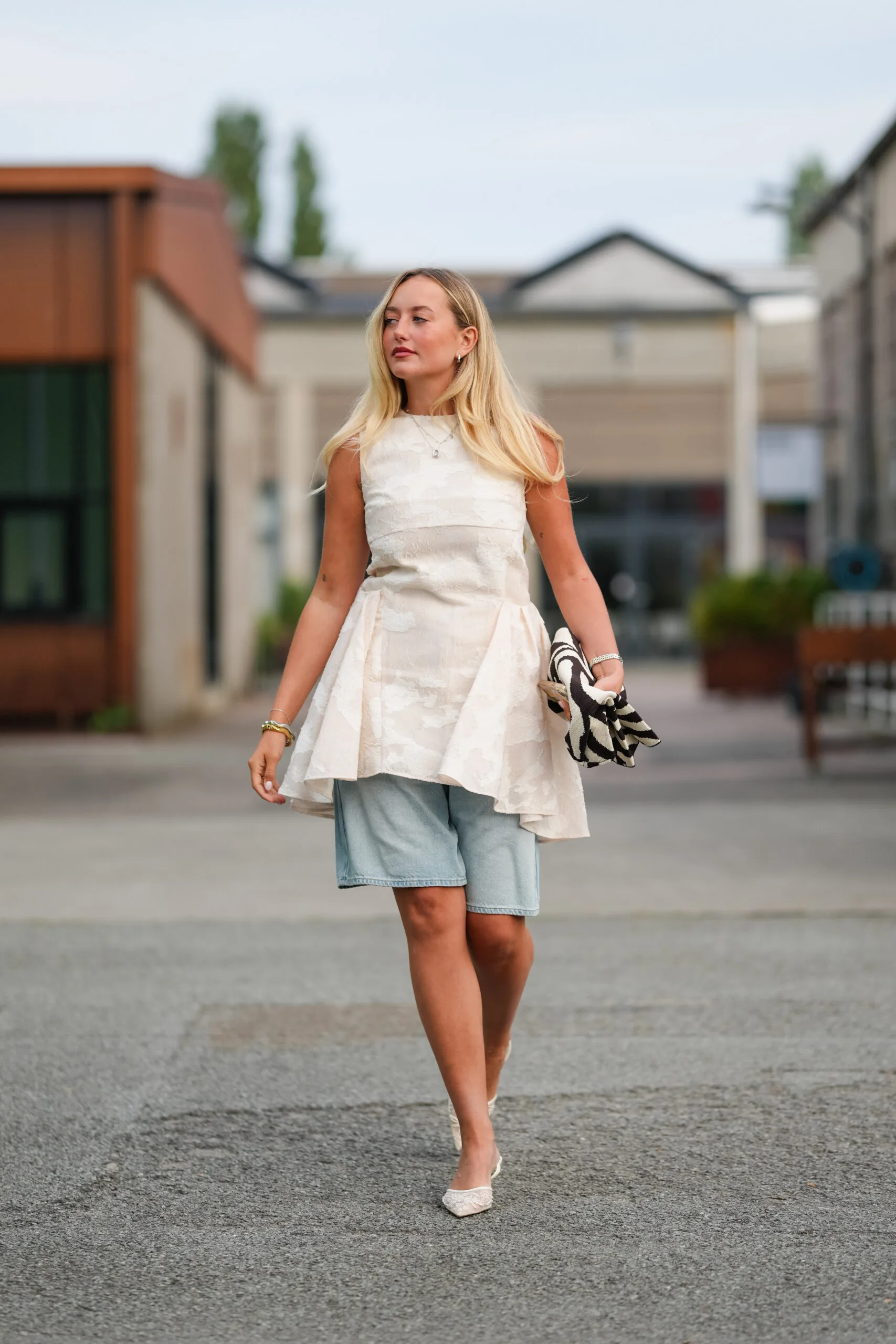 how to style jorts 