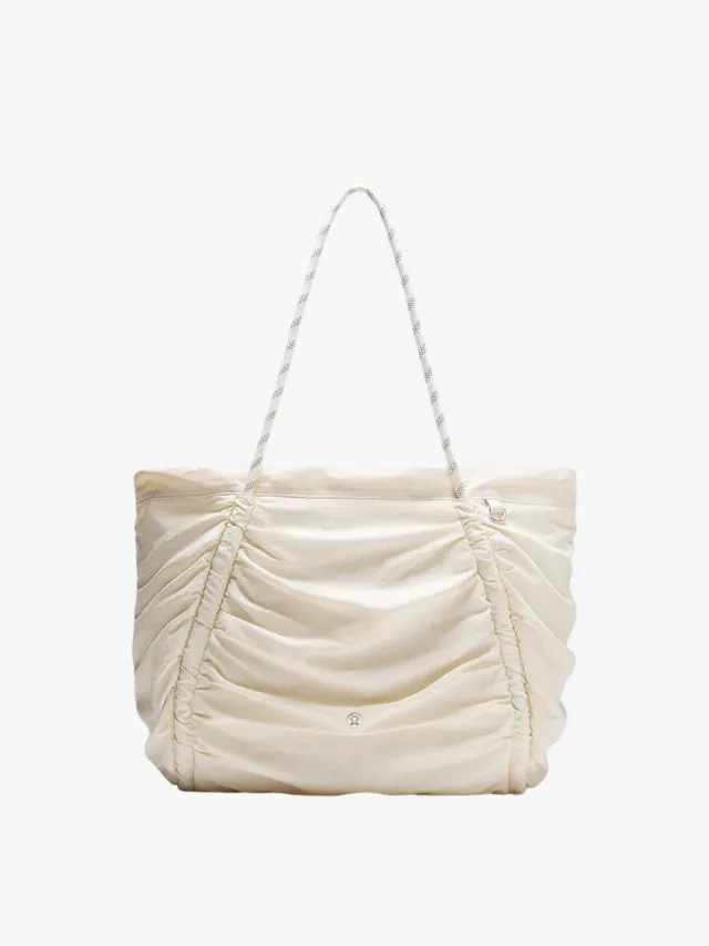 LULULEMON
Ruched Tote Bag 24L