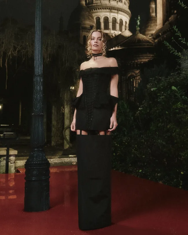 wuthering heights press tour looks margot robbie