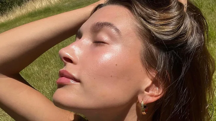 Hailey bieber glowing skin