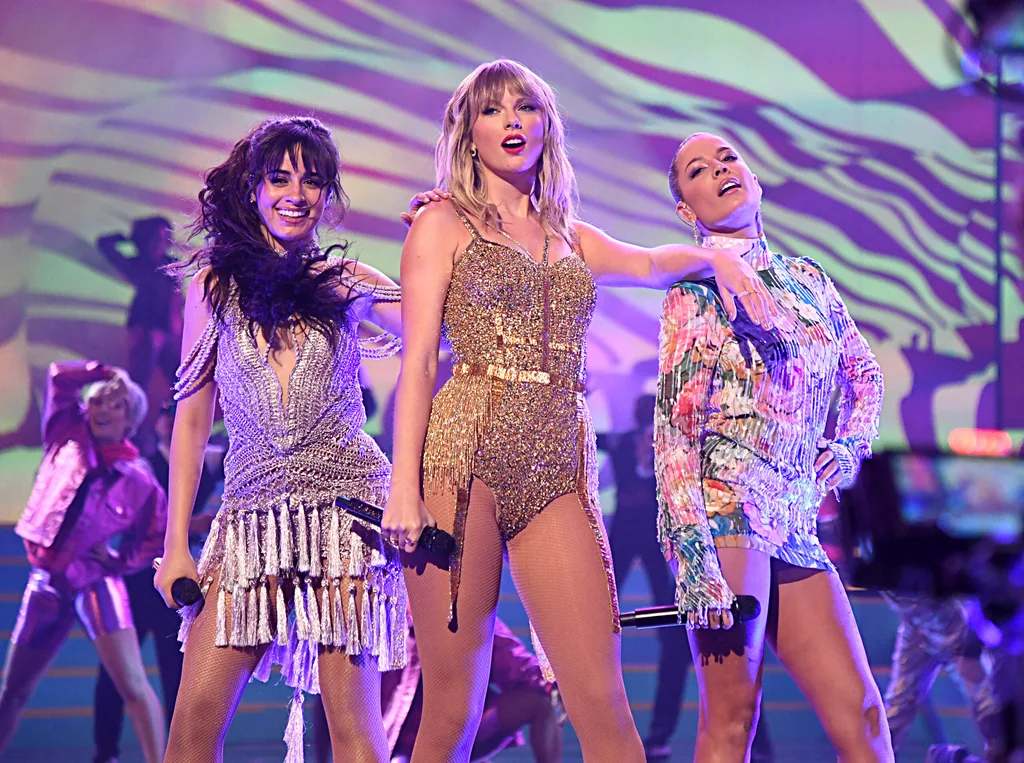 Taylor Swift 2019 American Music Awards - Roaming Show And Backstage