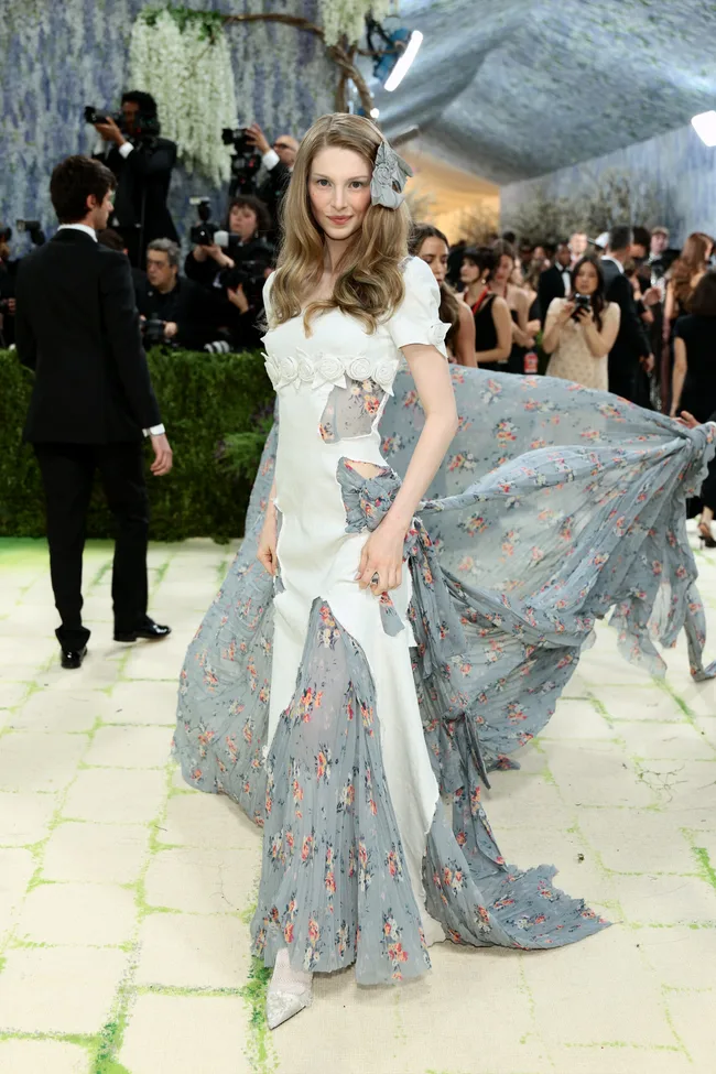 NEW YORK, NEW YORK - MAY 04: Hunter Schafer attends the 2026 Met Gala celebrating "Costume Art" at the Metropolitan Museum of Art on May 04, 2026 in New York City. (Photo by Dimitrios Kambouris/Getty Images for The Met Museum/Vogue)