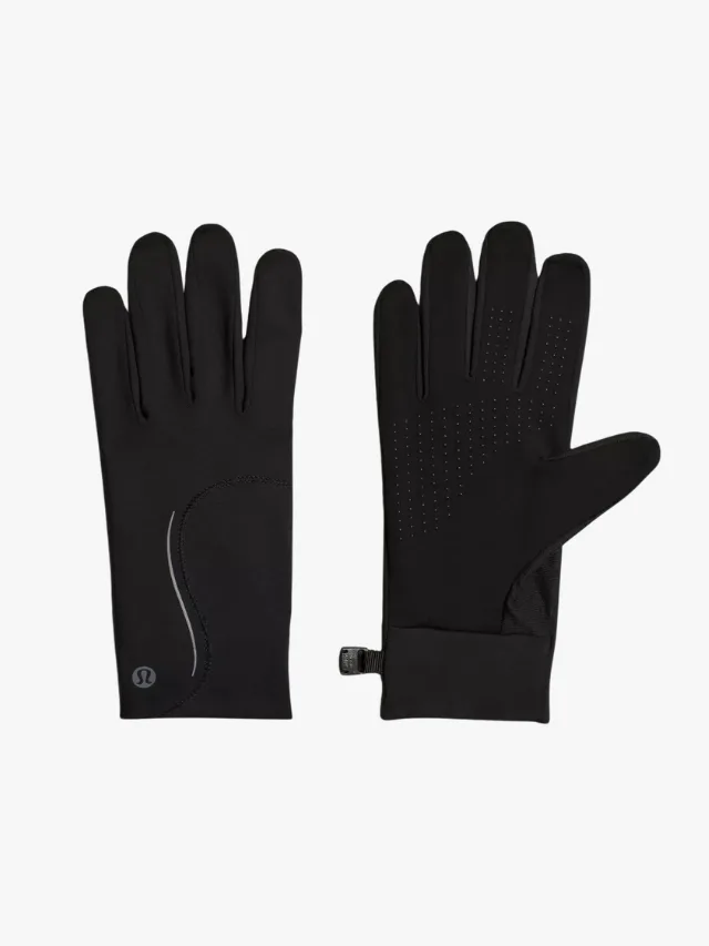 Best Winter Activewear_marieclaire_LULULEMON
Women's Fast and Free Fleece Running Gloves