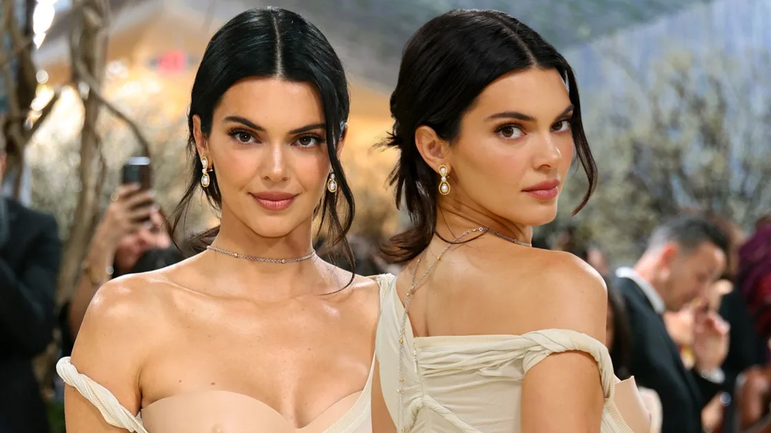 Only Kendall Jenner Could Look Like A Greek Goddess In A Gap T-Shirt At The Met Gala