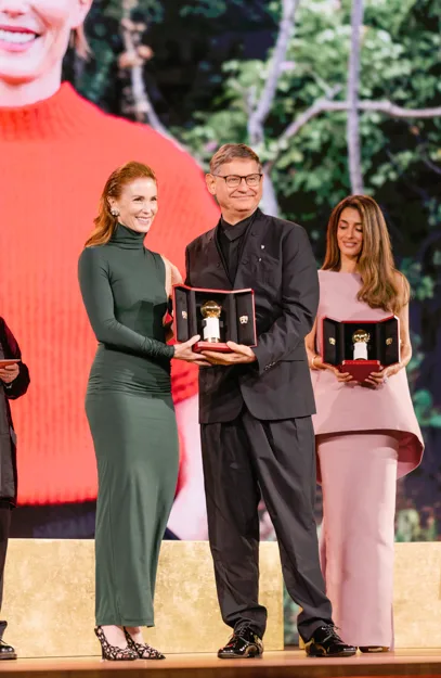 Melbourne-based fellow Rosie Dumbrell with Cyrille Vigneron,
Chairman, Cartier Culture and Philanthropy and Amal Clooney