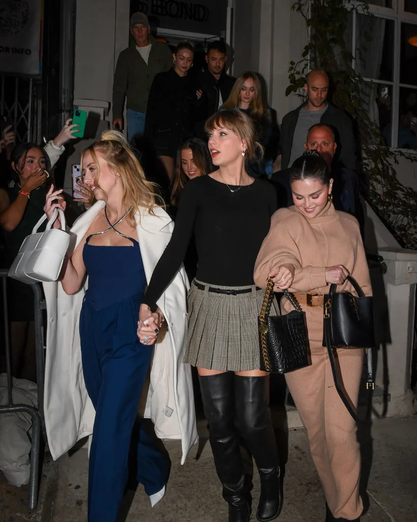Taylor Swift with Brittany Mahomes, Selena Gomez, Sophie Turner, Gigi Hadid and more walking to dinner