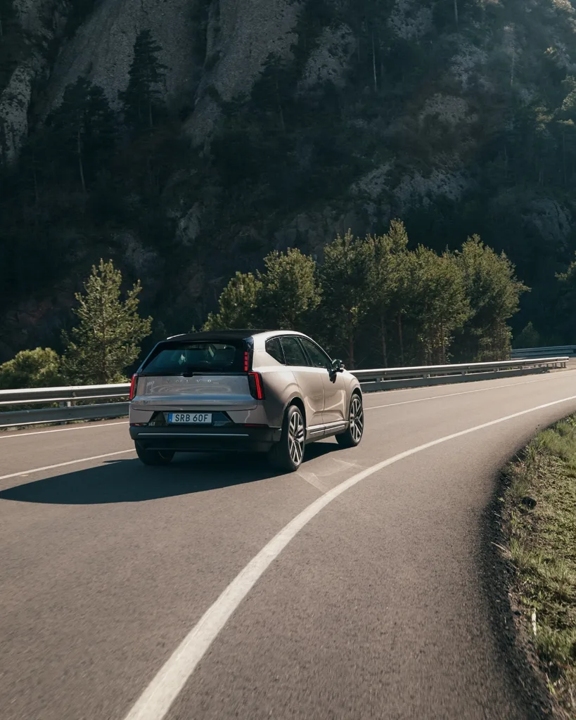 Volvo EX60