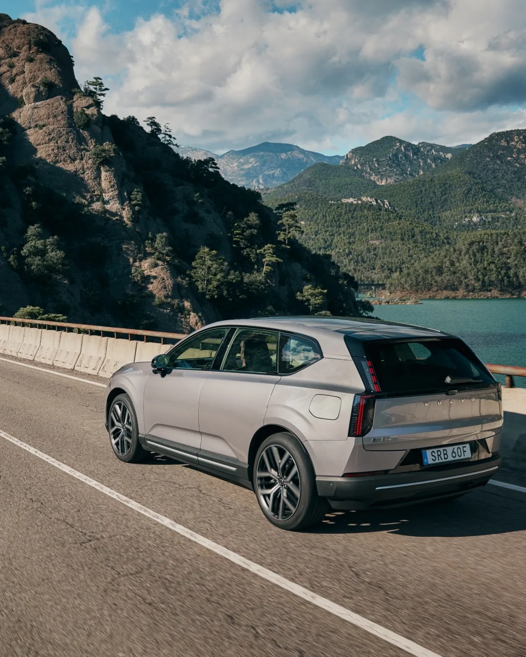 Volvo EX60