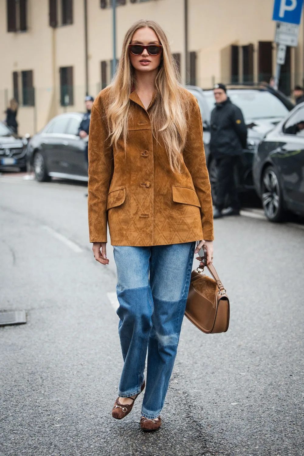 Romee Strijd wearing brown suede jacket and jeans Street style 