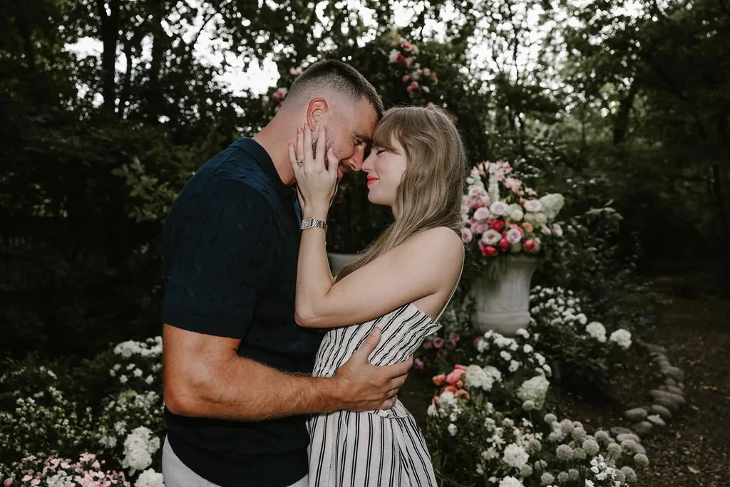 taylor swift engagement jewellery details