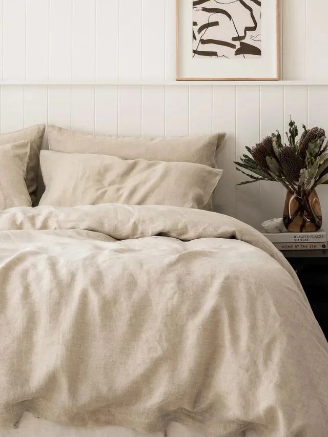 I love linen bedding in oatmeal colour with double pillows