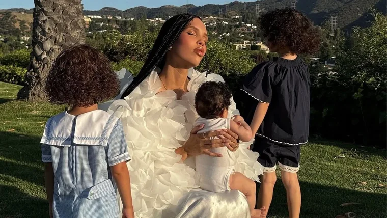 Nara Smith Lucky Blue Smith Daughter Cancer Diagnosis