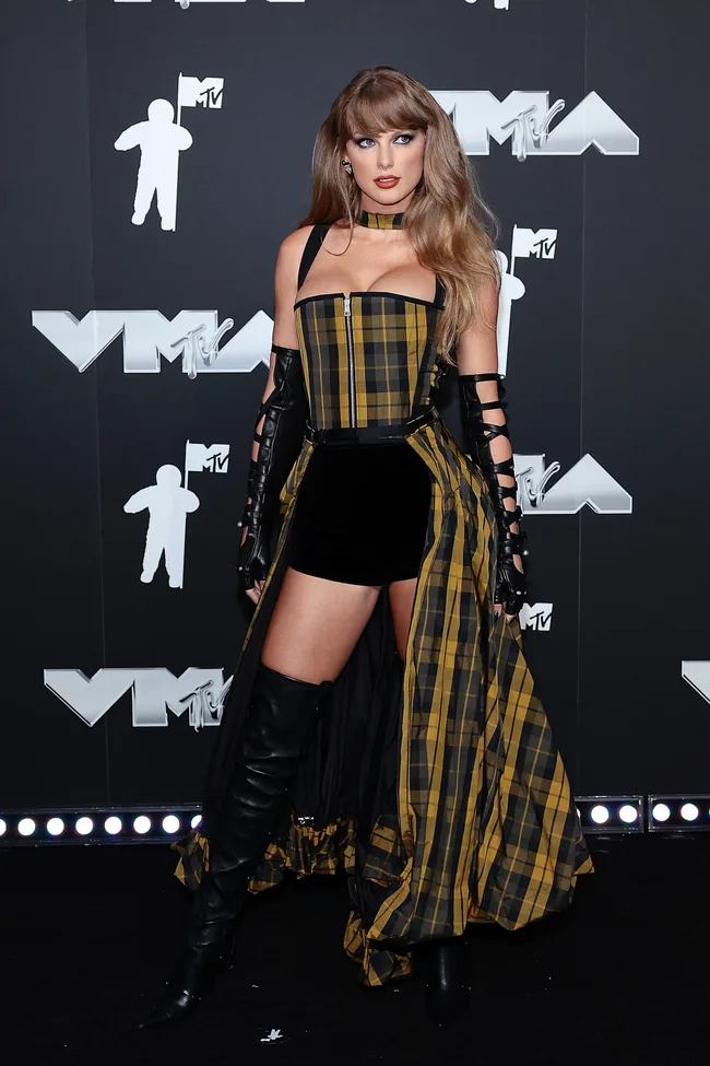 Taylor Swift Dior