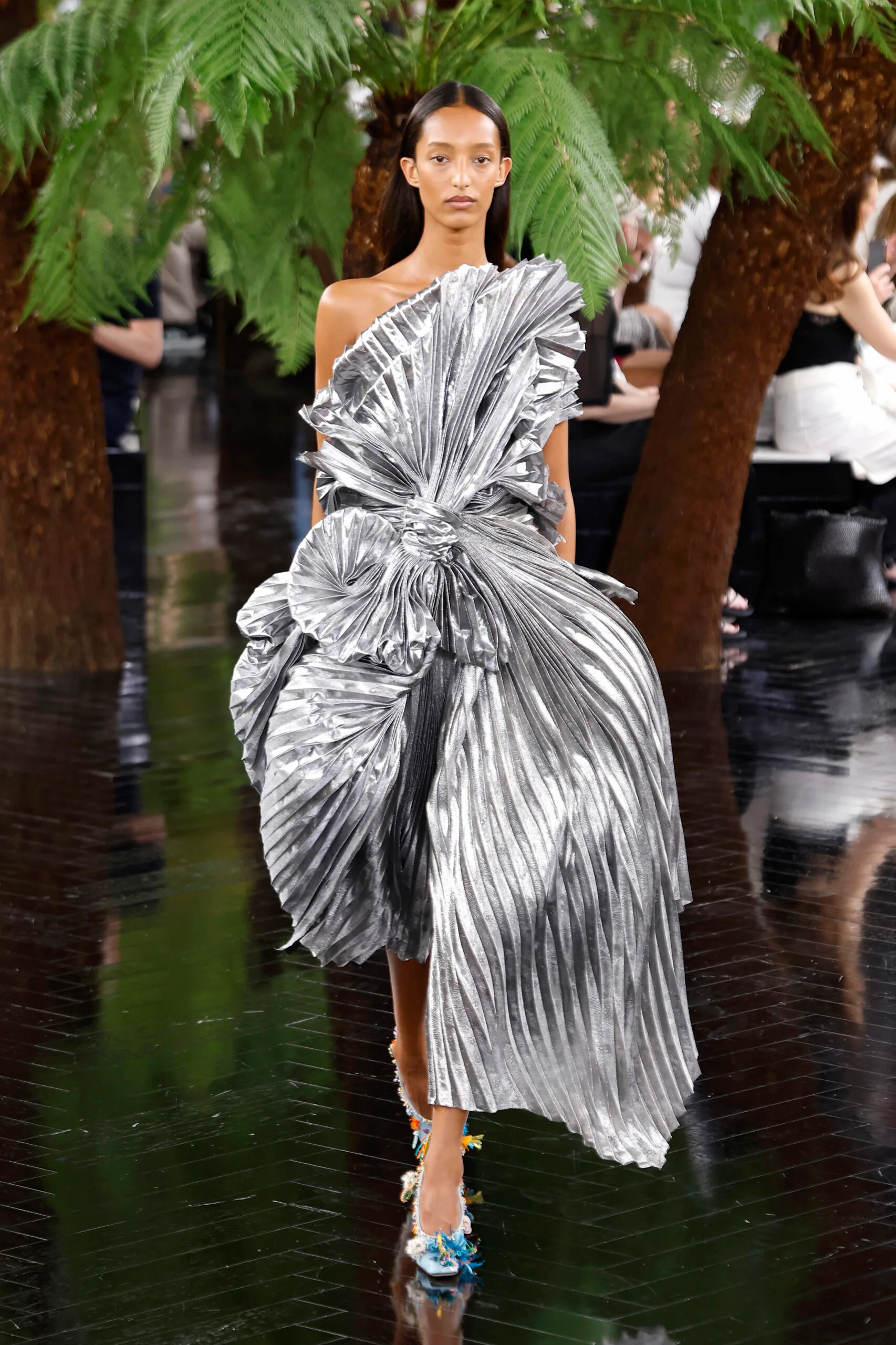 Dior's Fall Couture Takes Inspiration From Sculptor Lynda Benglis