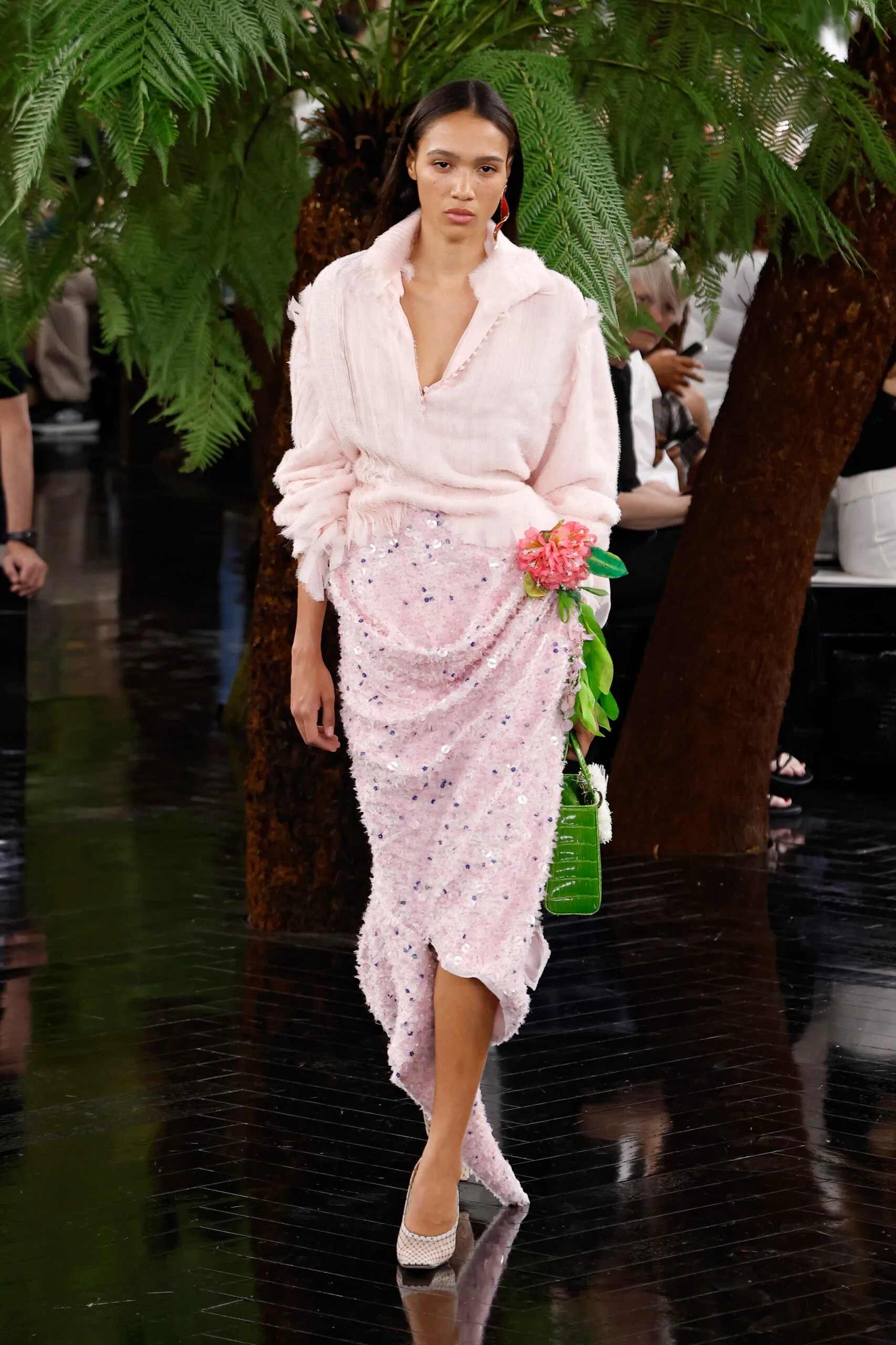 Dior's Fall Couture Takes Inspiration From Sculptor Lynda Benglis