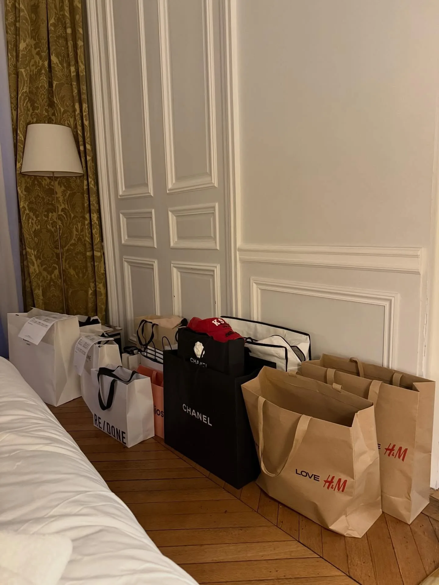 Elle Ferguson shopping style