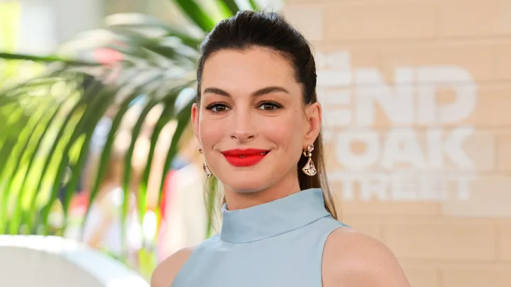 Anne Hathaway’s Baby Bump Should Never Have Been Up For Debate