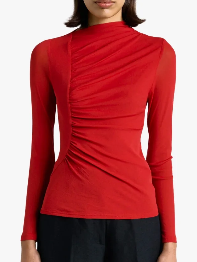 Cue red long sleeve going out top
