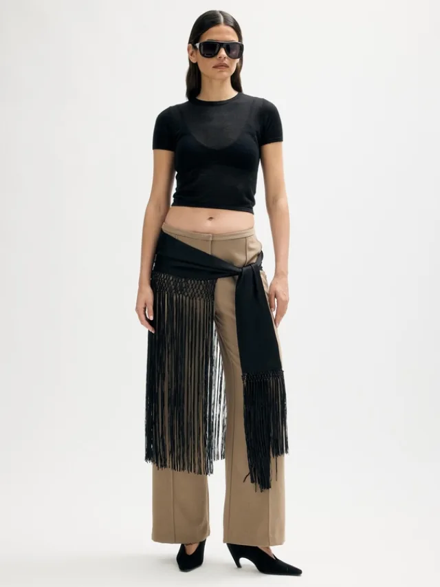 MINIMA ESENCIALES
Sola Fringed Scarf Belt