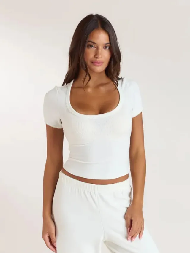 LOUNGE
Ribbed Short-Sleeve Pyjama Top