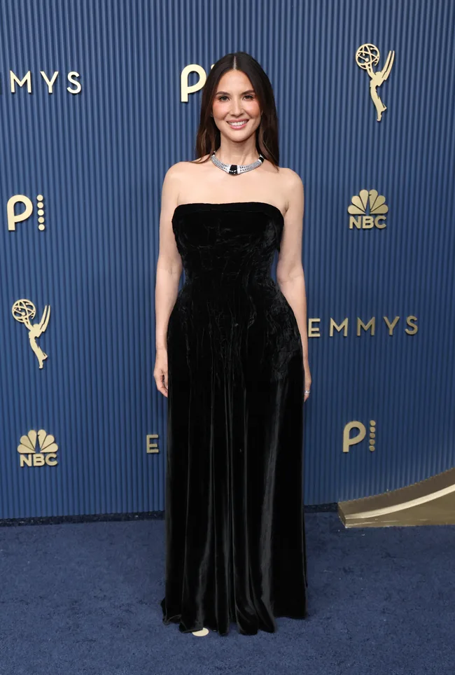 Olivia Munn Emmys 2026 red carpet