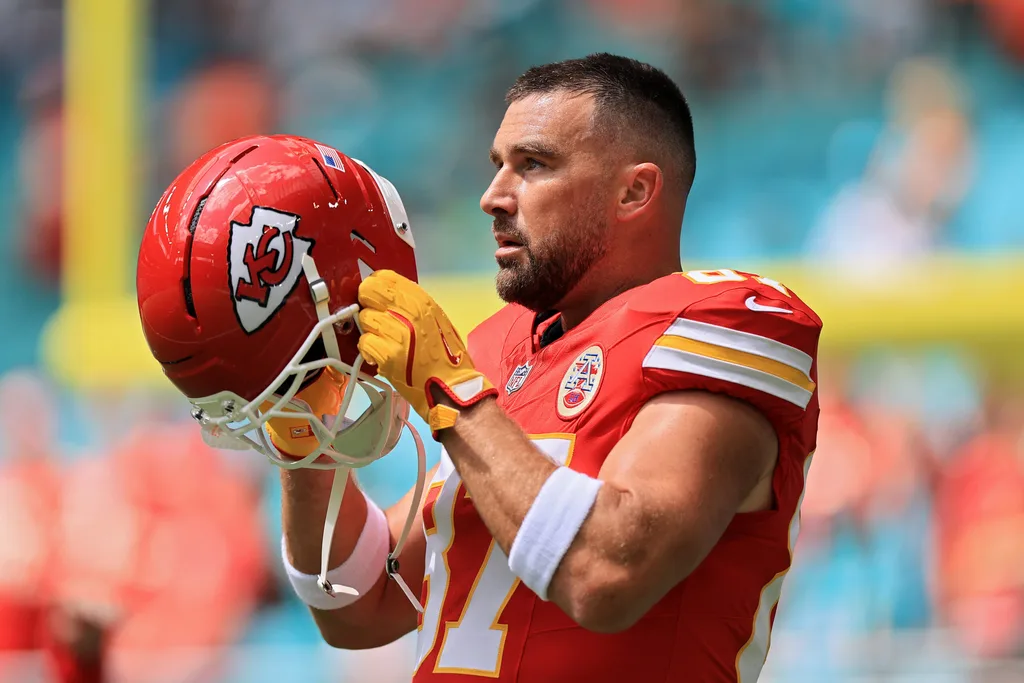 travis kelce 2026 vmas absence