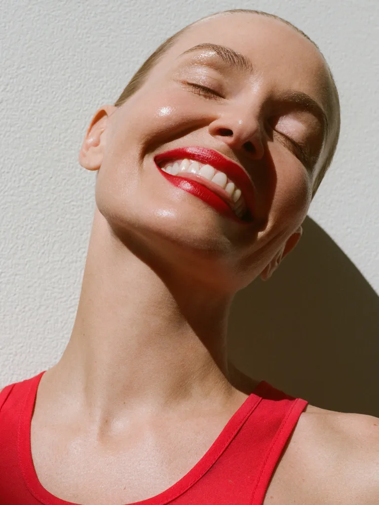 Lara Worthington red lip