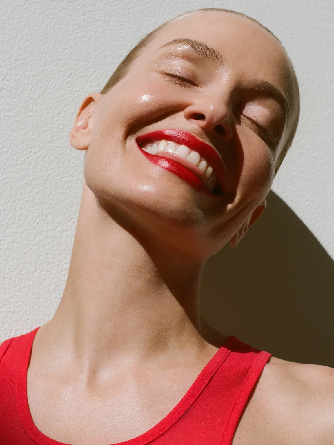 Lara Worthington red lip