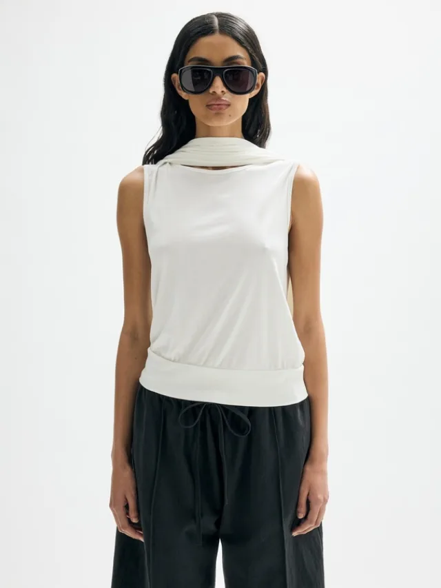 MINIMA ESENCIALES
Emra Scarf Tank Top