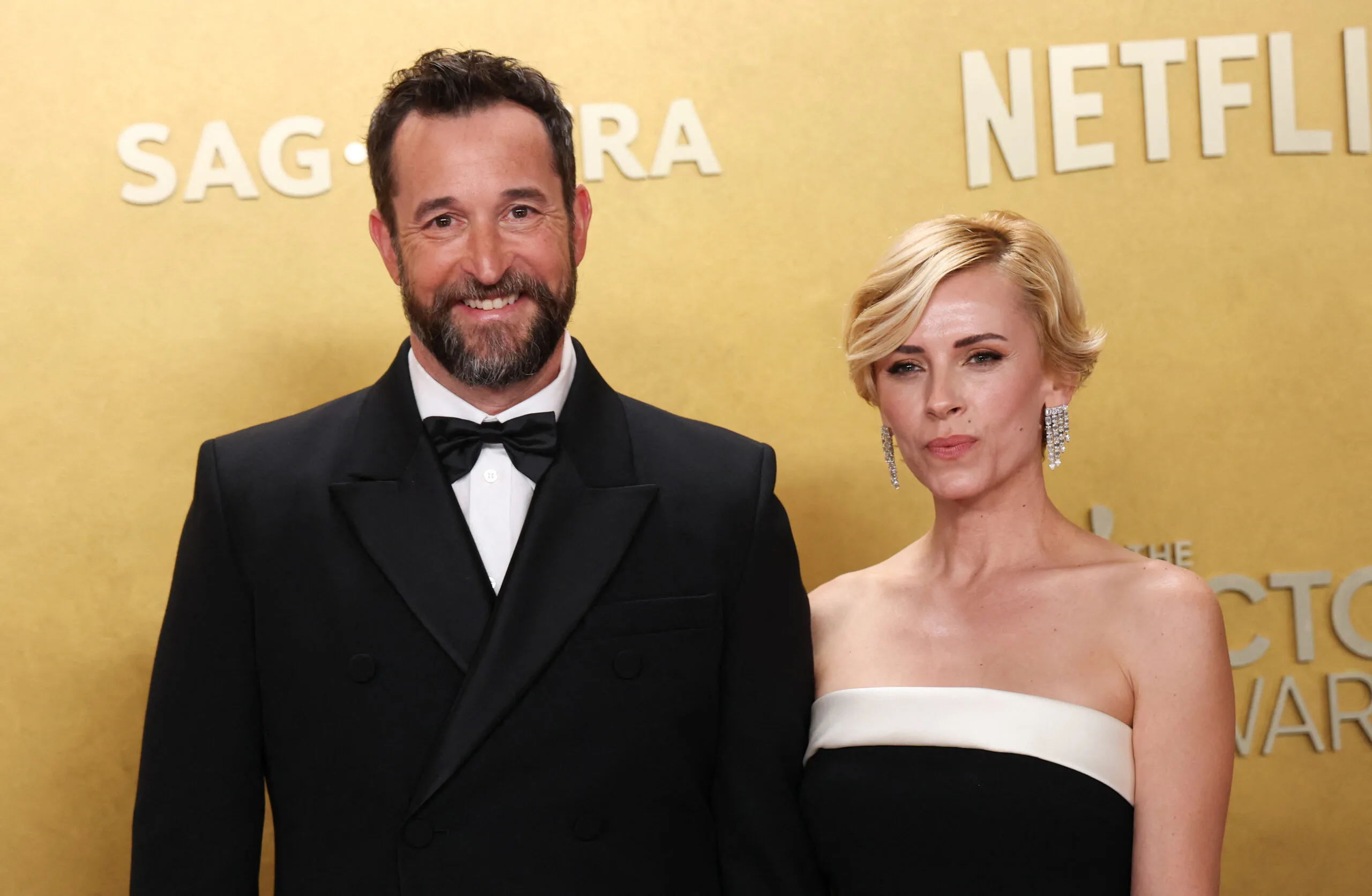 Noah wyle wife