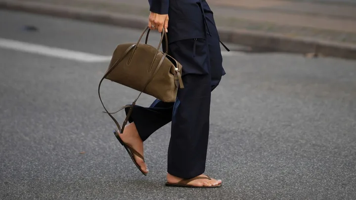 How To Wear Thongs In 2026 And Still Look Put-Together