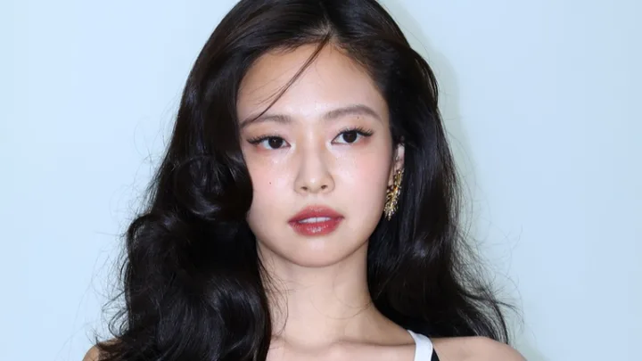 Jennie glossy hair