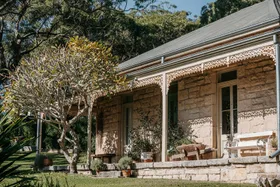 An Hour From Sydney, This Dreamy Sandstone Cottage Feels A World Away