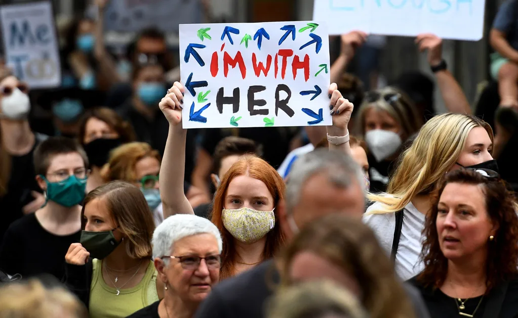 protest-sign-woman