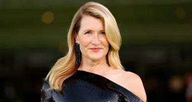 Laura Dern Wore No Makeup In ‘Jurassic World’ To Prove The ‘Sexy-Scientist Trope’ Wrong