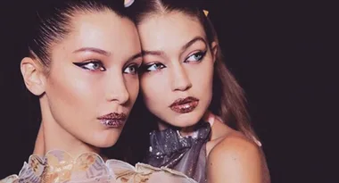 9 Reasons To Try A Glitter Lip This Weekend