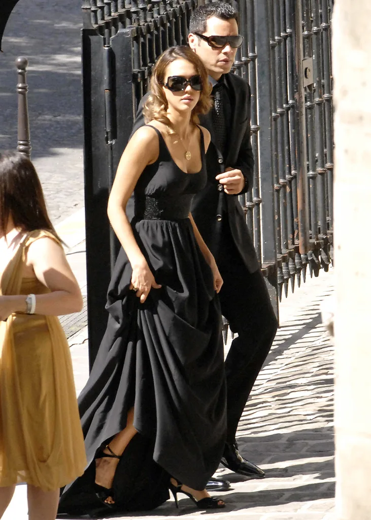 jessica-alba-black-dress-eva-longoria-wedding