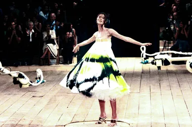 90s Supermodel Shalom Harlow Reveals True Story Behind *That* Alexander McQueen’s Spray-On Dress