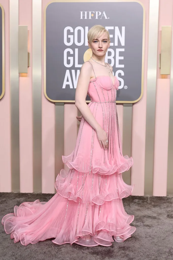 Julia Garner Golden Globes