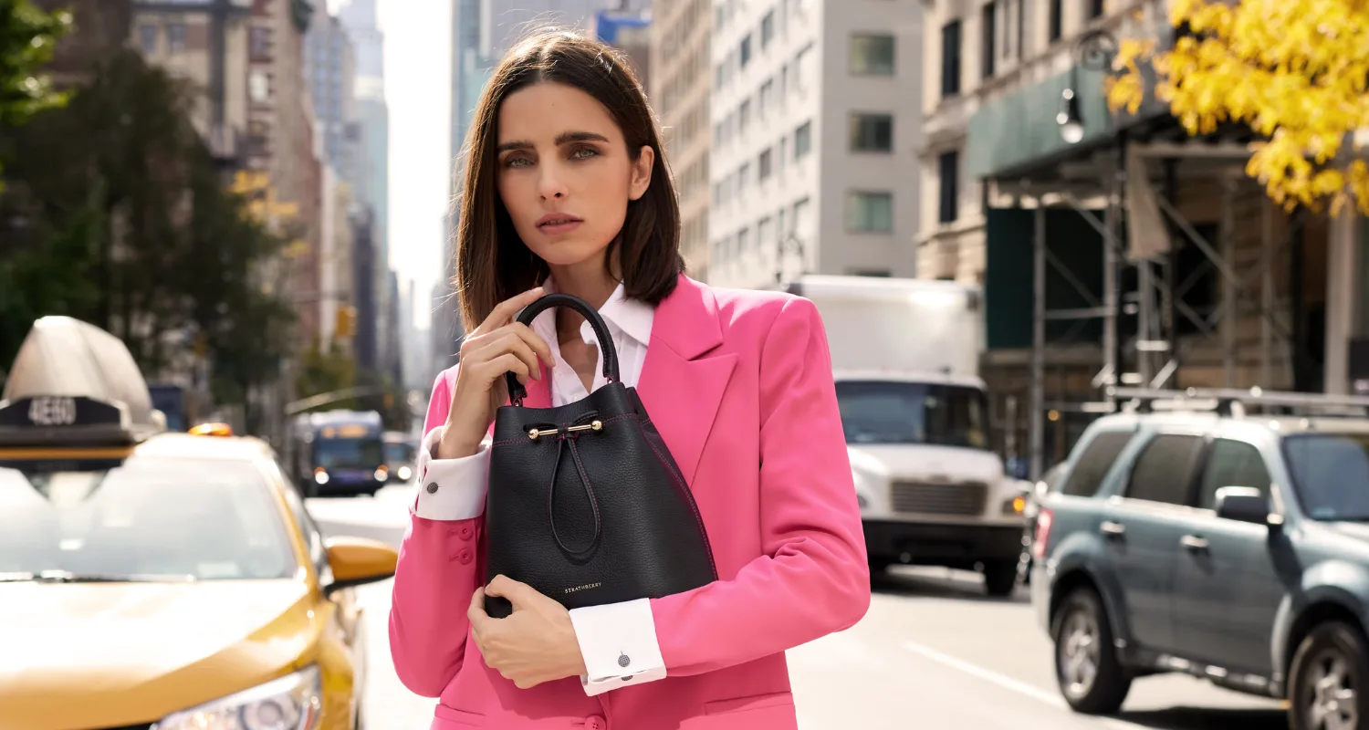Sarah Jessica Parker Unveils 'Carrie Bradshaw-Approved' Bag Sarah Jessica Parker Unveils 'Carrie Bradshaw-Approved' Bag