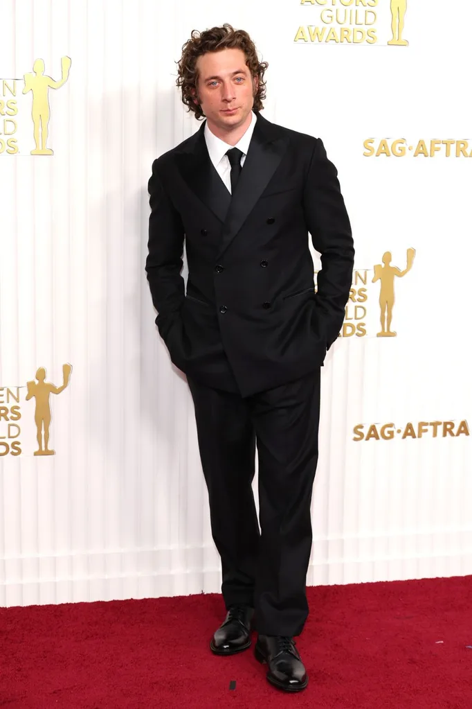 jeremy-allen-white-sag-awards