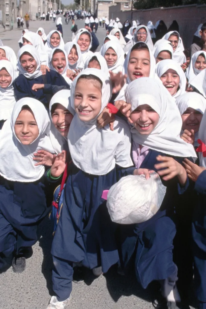 iranian-schoolgirls