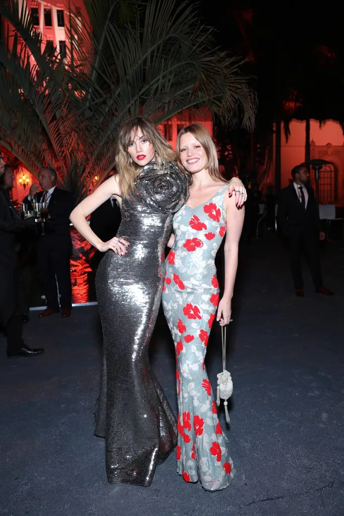 Suki Waterhouse and Georgia May Jagger attend the 2023 Vanity Fair Oscar Party.