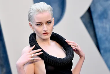 Julia Garner’s Makeup Artist Details Her Oscars Night ‘Sculptural’ Beauty Look