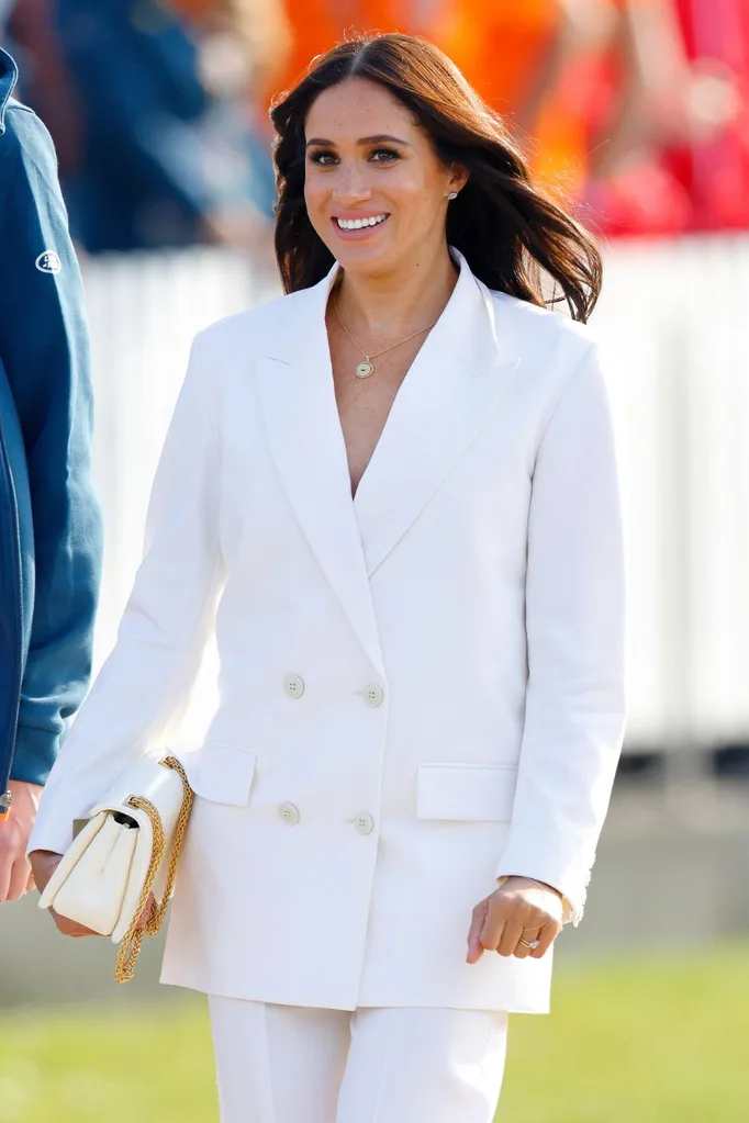 meghan-markle-suit