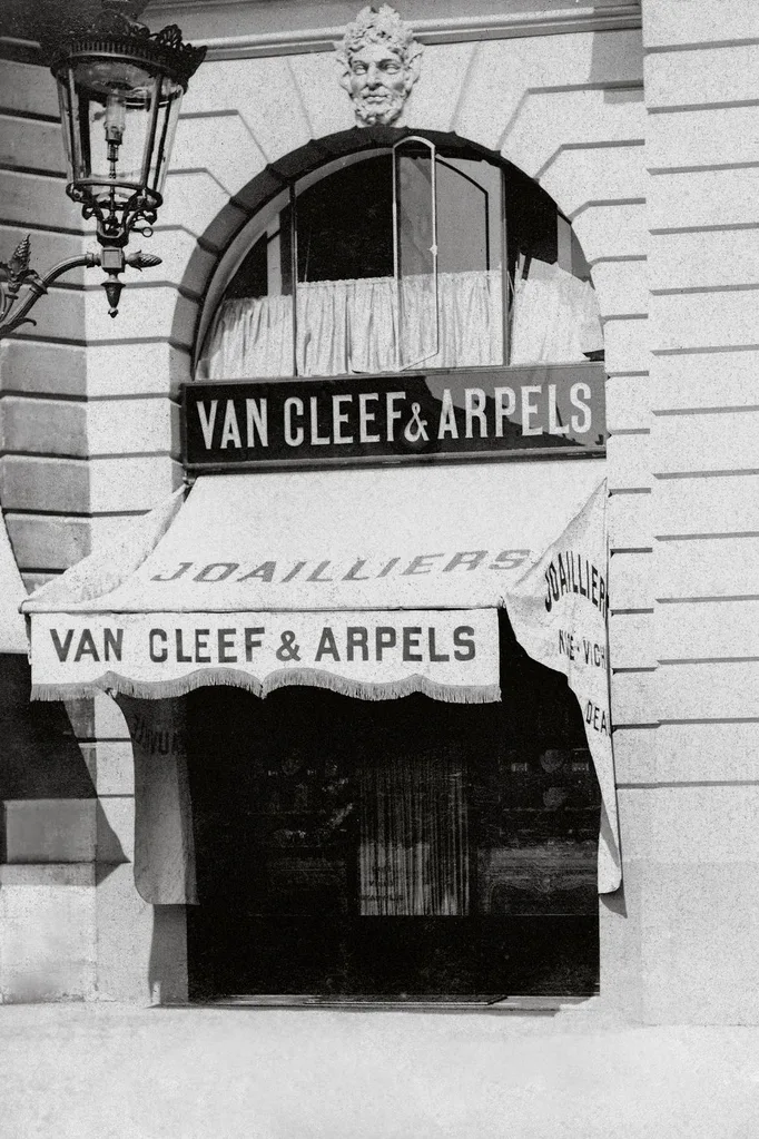 Magasin=Van=Cleef=&=Arpels=Place=Vendoฬmes